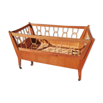 Rattan cradle /scalable bed