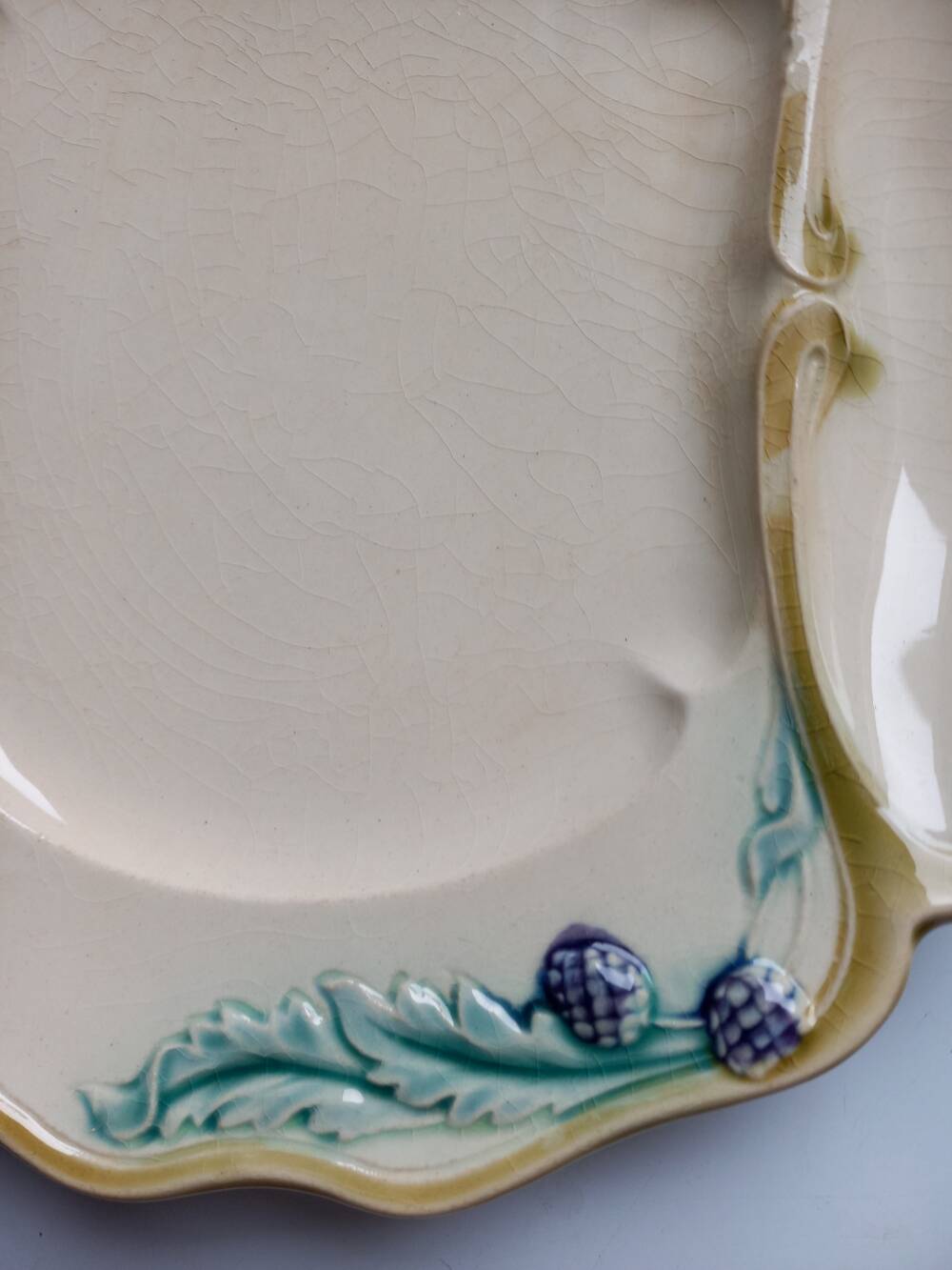set of 6 artichoke plates, barbotine, Lille Fives factory.