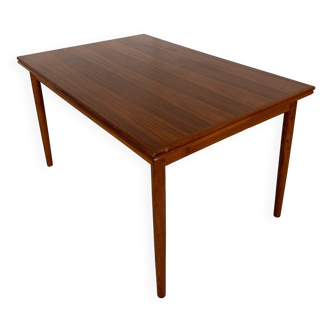Table à manger danoise du milieu du siècle en teck par AR Møbler.