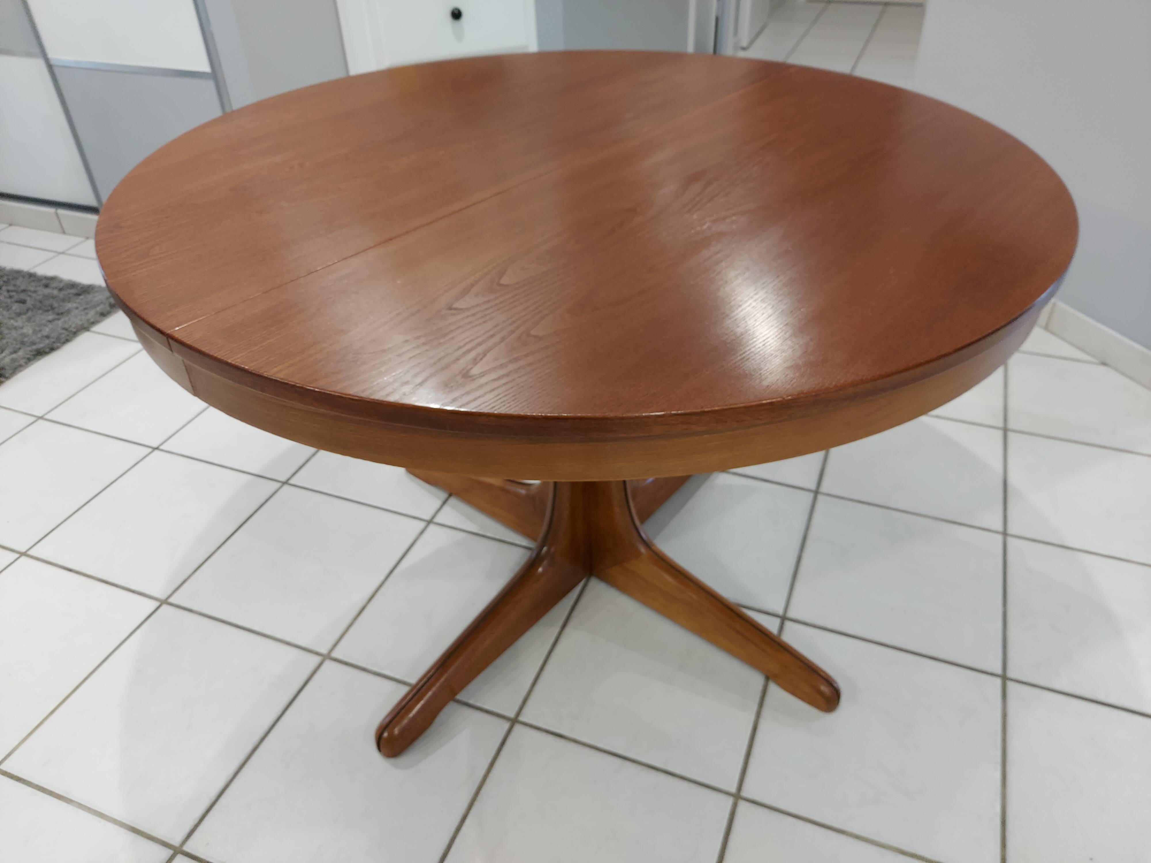 Baumann extendable dining table