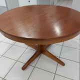 Baumann extendable dining table