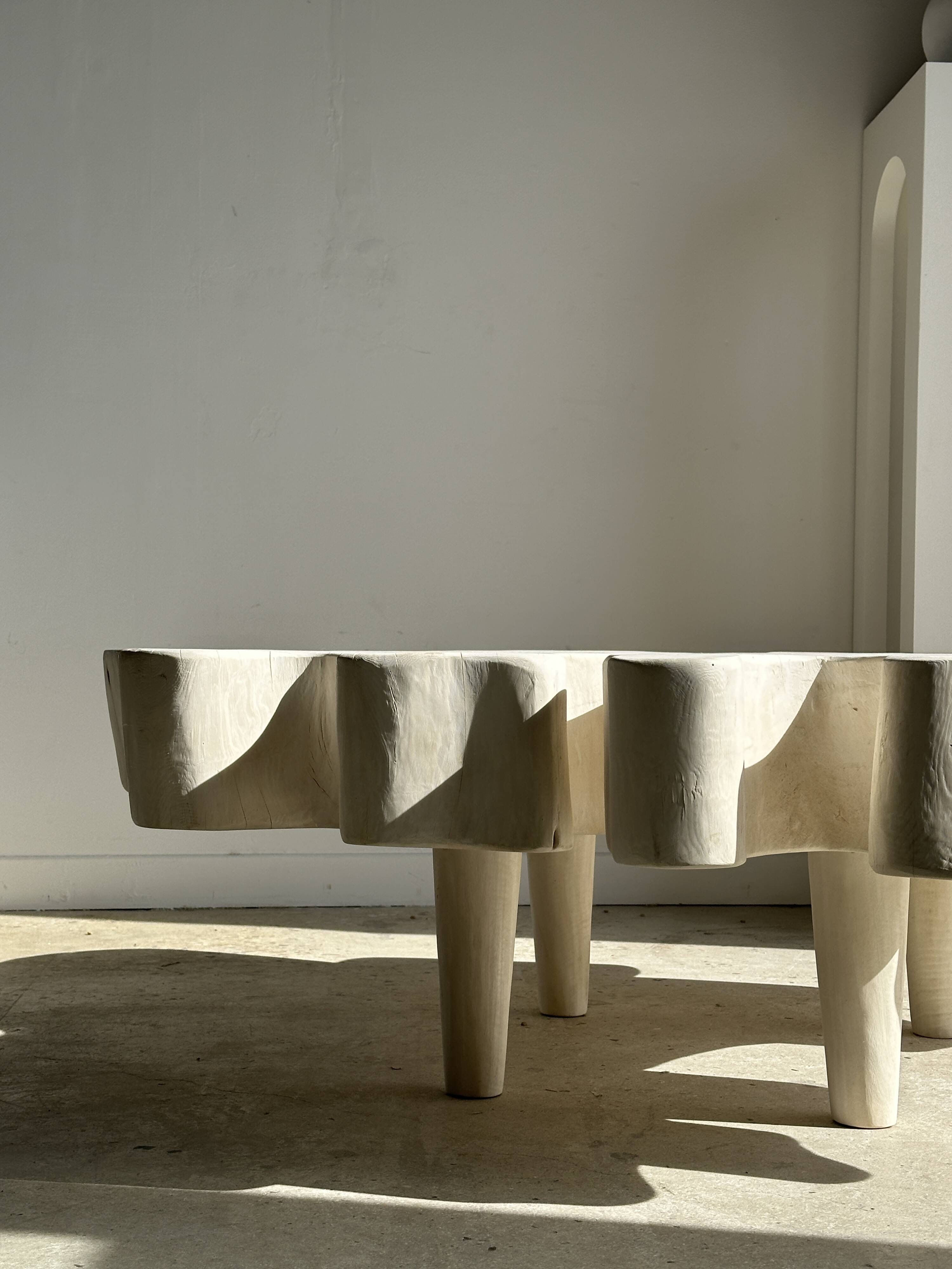 Very large whitewashed mango coffee table with an organic top D:140cm