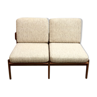 Sofa 2 places "Scandinavian design".