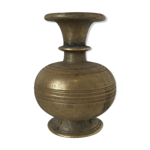 Vase en bronze d’inde
