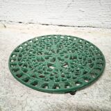 Enamelled cast iron trivet