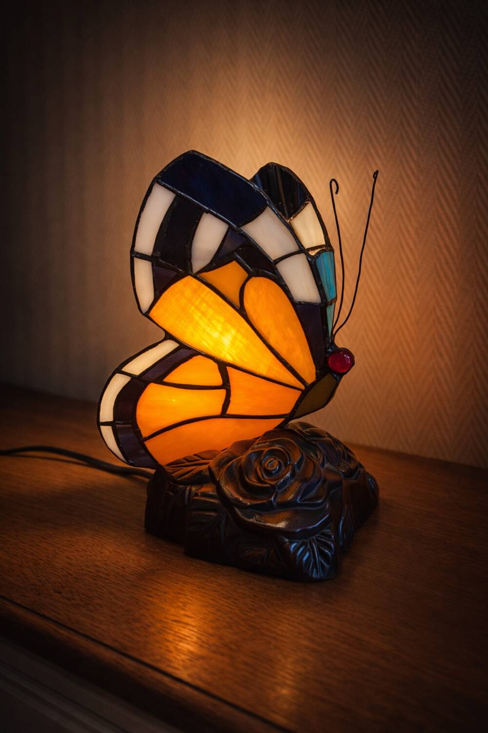 Lampe papillon style Tiffany en vitrail