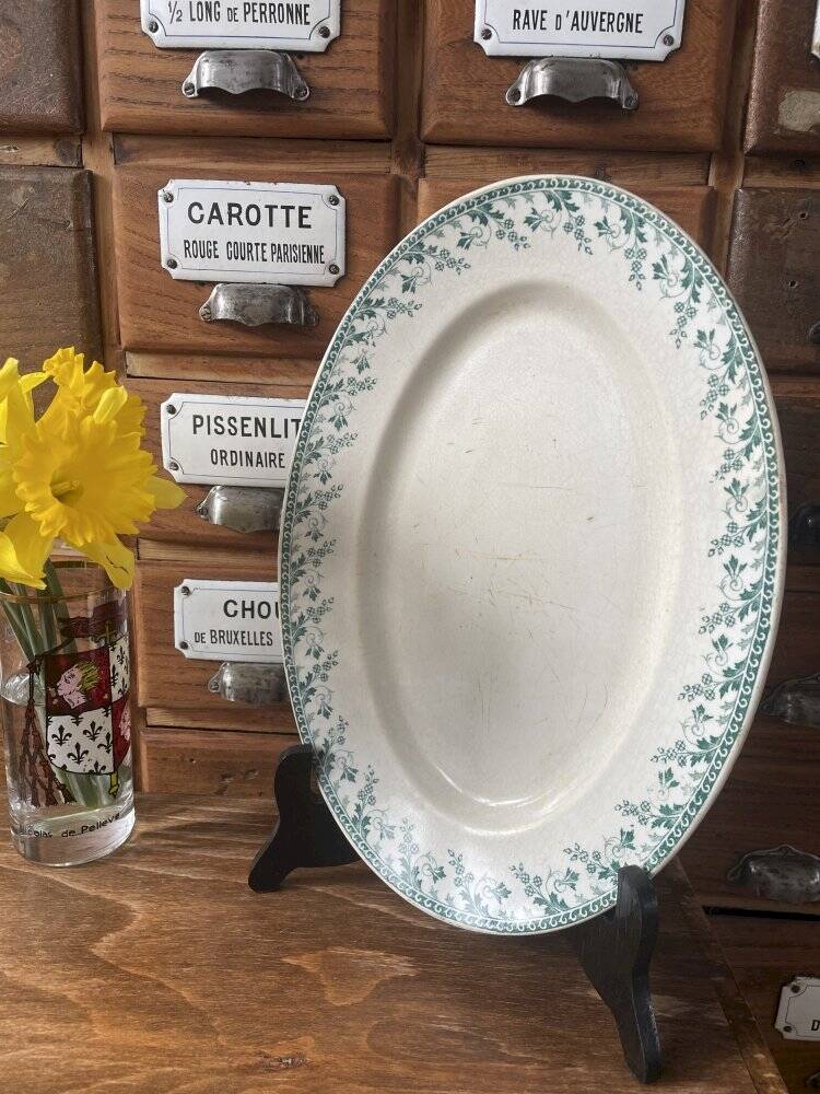 Plat ovale Gien en terre de fer verte modèle Montigny