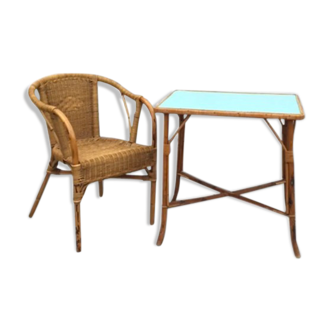Table en rotin et sa chaise