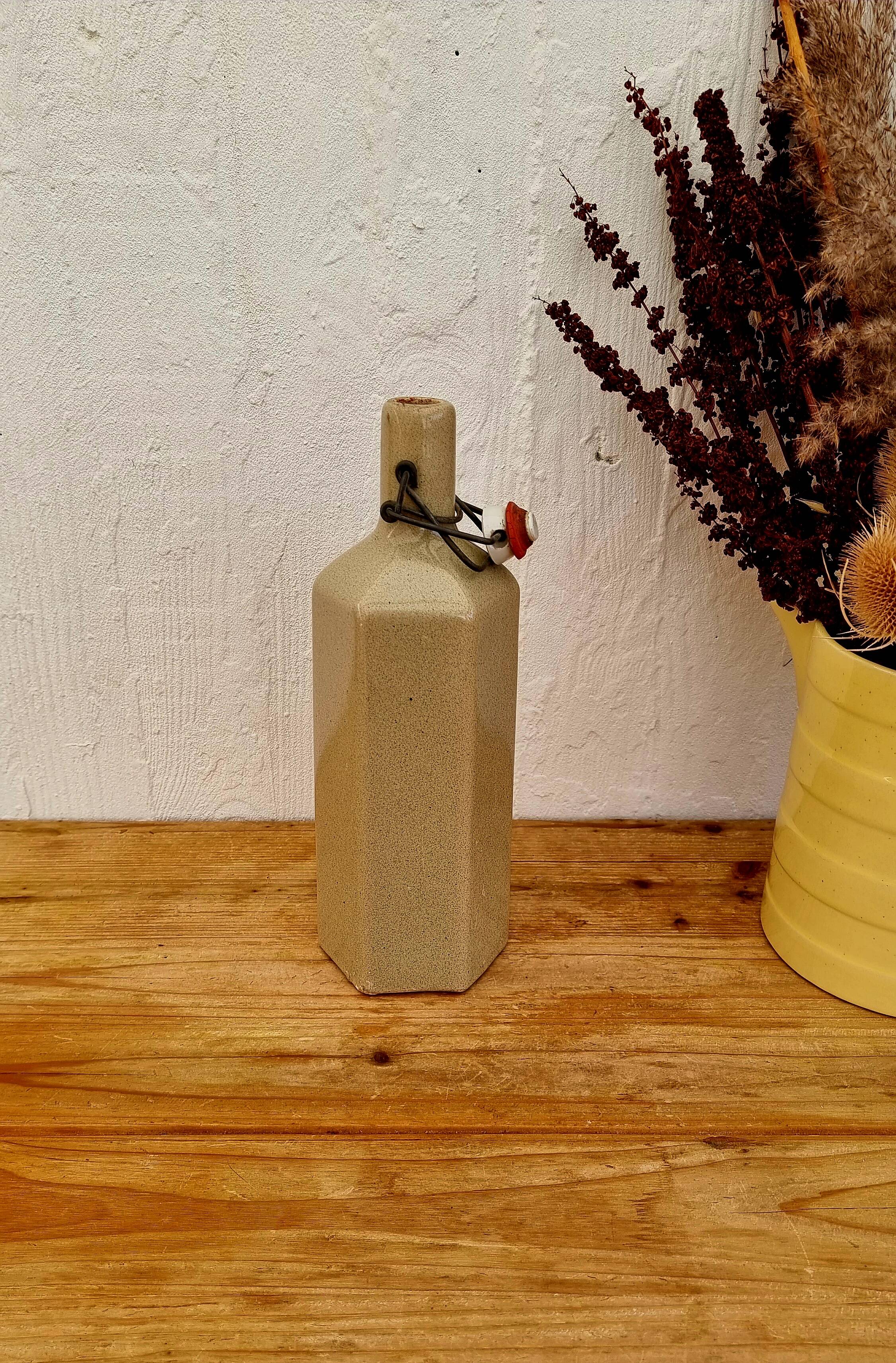 Bouteille en grès d'Alsace vintage