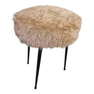 Tabouret tripode en moumoute beige